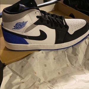 Air Jordan 1 Mid se